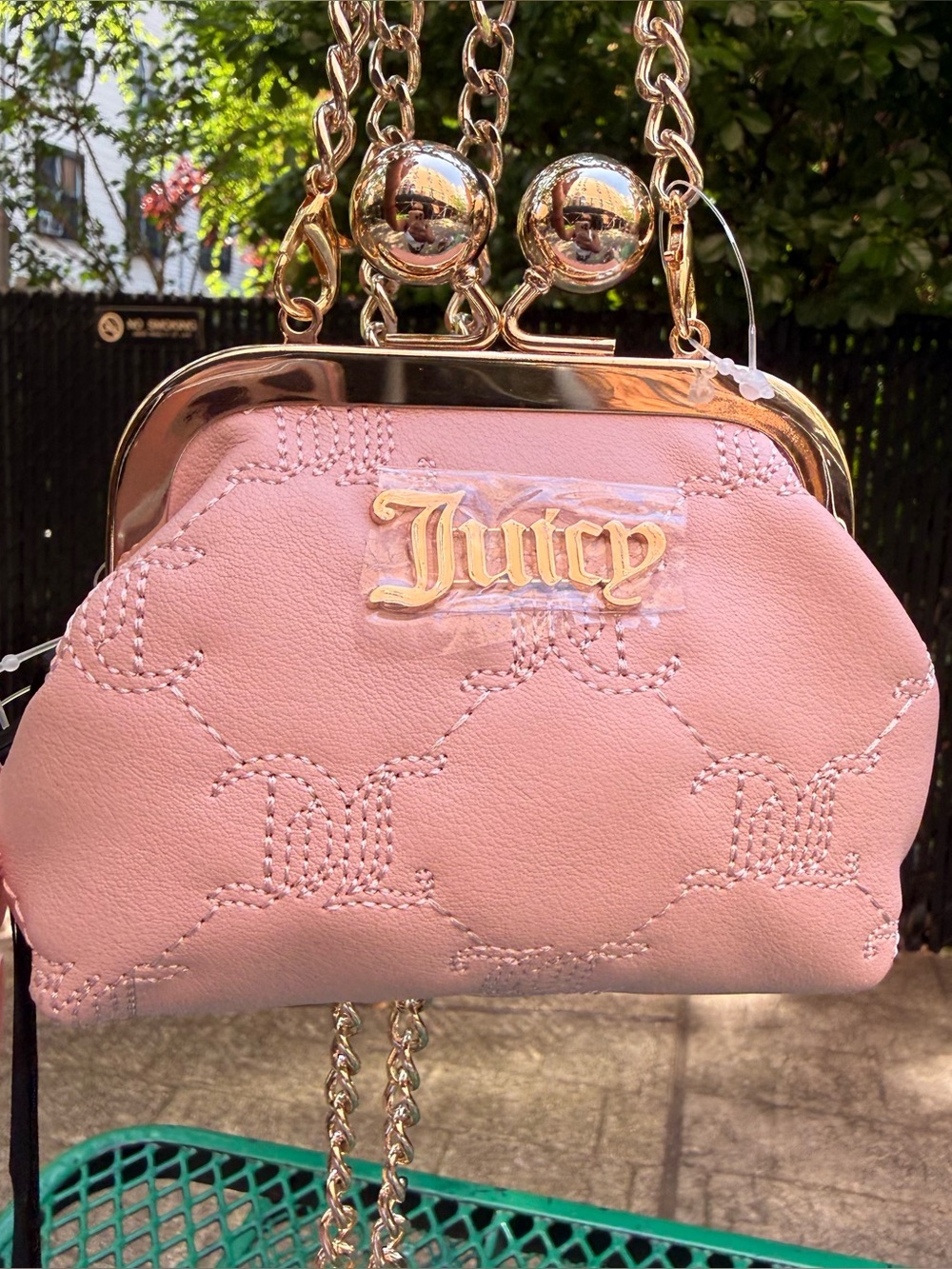 Juicy Couture pink mini Kisslock coin purse with gold chain #luxury #fashion